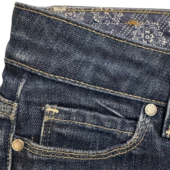 Paige Low Rise Bootcut Y2K Medium Wash Blue Jeans Whiskering Fading 25 - Picture 13 of 16